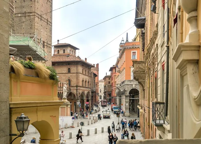 Sphera Bologna, Design Under The Two Towers * Bologna