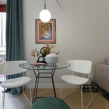 Sphera Bologna, Design Under The Two Towers Apartment