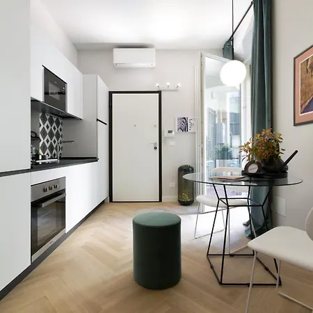 Sphera Bologna, Design Under The Two Towers Apartment